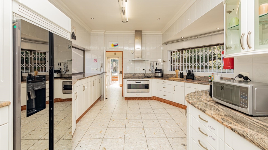 7 Bedroom Property for Sale in Plattekloof Western Cape